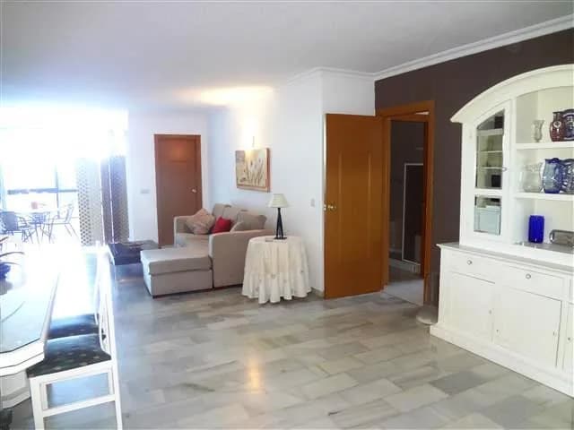 3 Bedroom Middle Floor Apartment for Sale in Nueva Andalucía, Málaga - Image 6