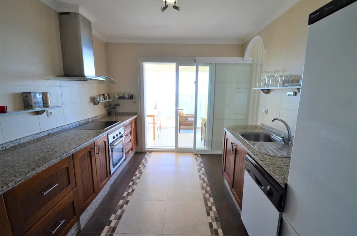 3 Bedroom Penthouse for Sale in La Duquesa, Málaga - Image 5