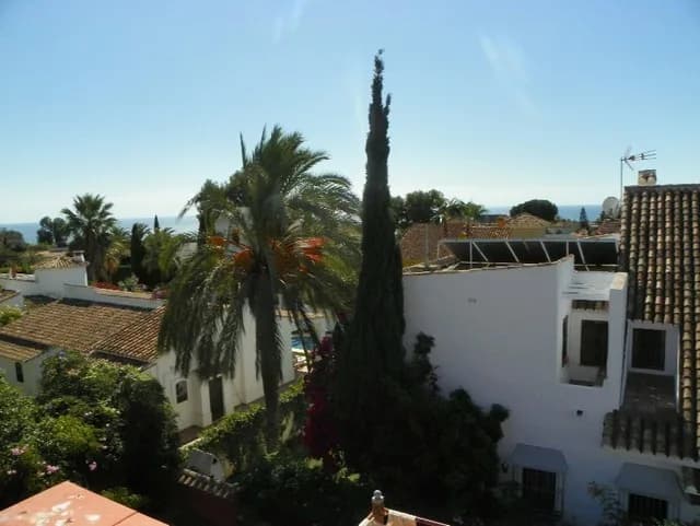 3 Bedroom Detached Villa for Sale in Las Chapas, Málaga - Image 3