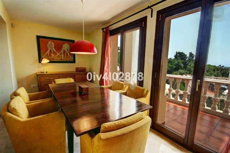 10 Bedroom Detached Villa for Sale in Benalmadena Pueblo, Málaga - Image 7