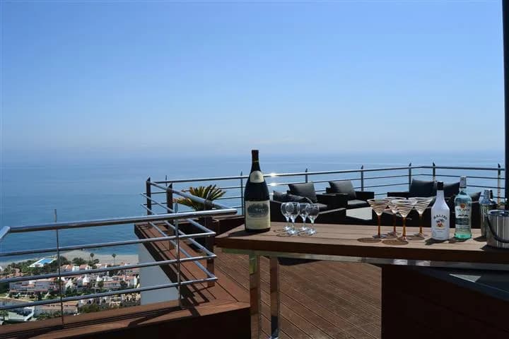 5 Bedroom Detached Villa for Sale in La Duquesa, Málaga - Image 7