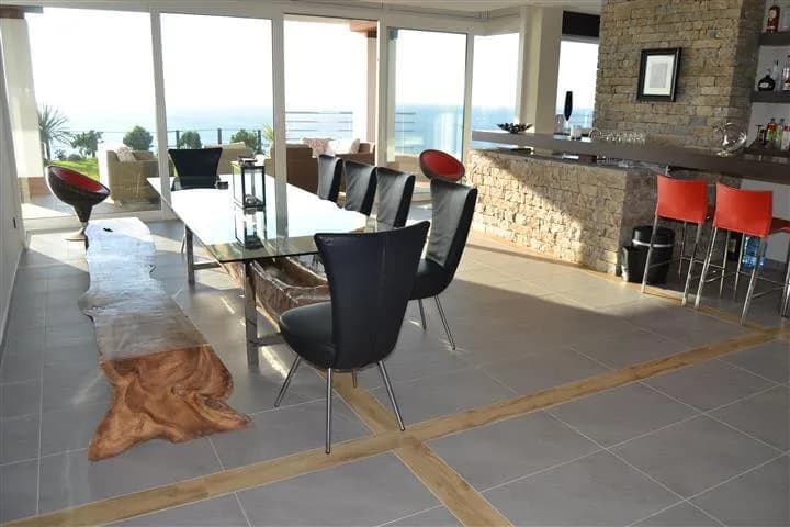 5 Bedroom Detached Villa for Sale in La Duquesa, Málaga - Image 9