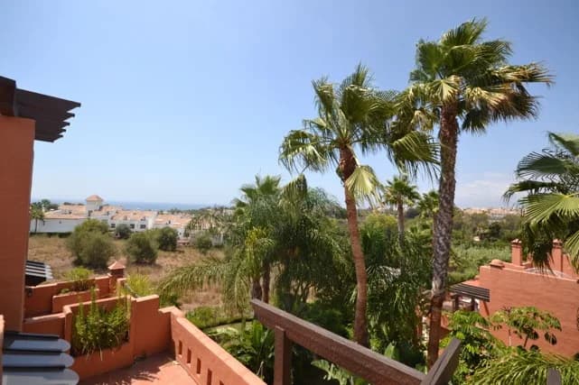 3 Bedroom Semi-Detached House for Sale in The Golden Mile, Málaga - Image 3