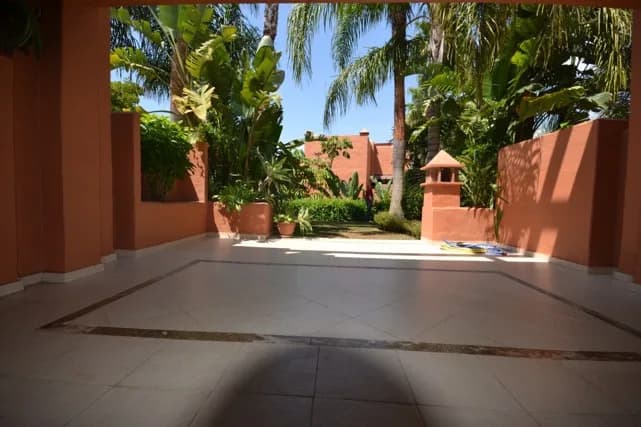 3 Bedroom Semi-Detached House for Sale in The Golden Mile, Málaga - Image 5