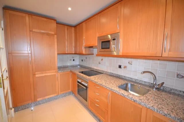 3 Bedroom Semi-Detached House for Sale in The Golden Mile, Málaga - Image 6