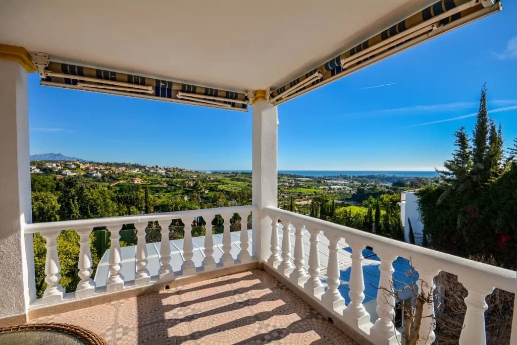 8 Bedroom Detached Villa for Sale in Estepona, Málaga - Image 9