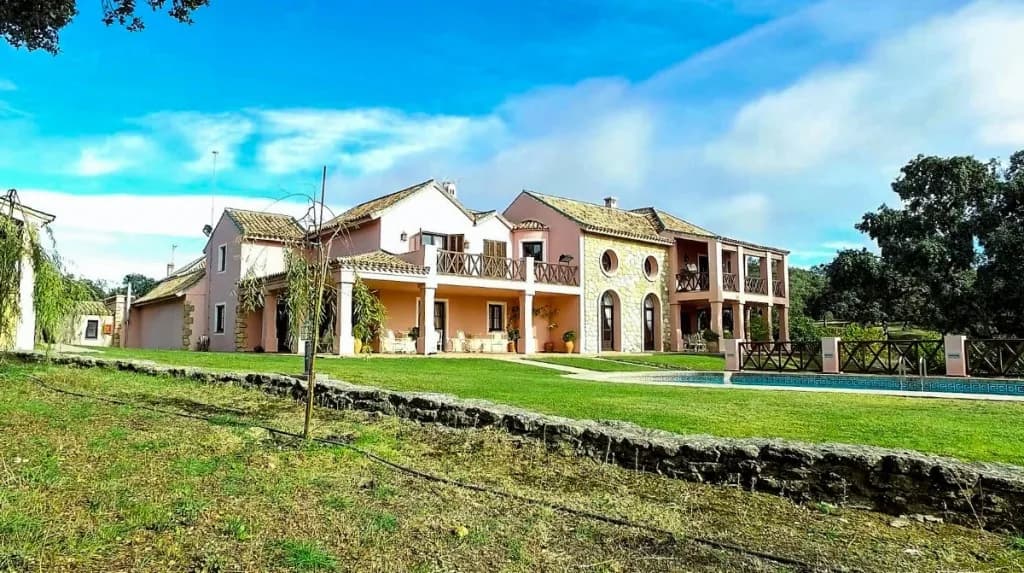 7 Bedroom Finca - Cortijo for Sale in Ronda, Málaga - Image 4