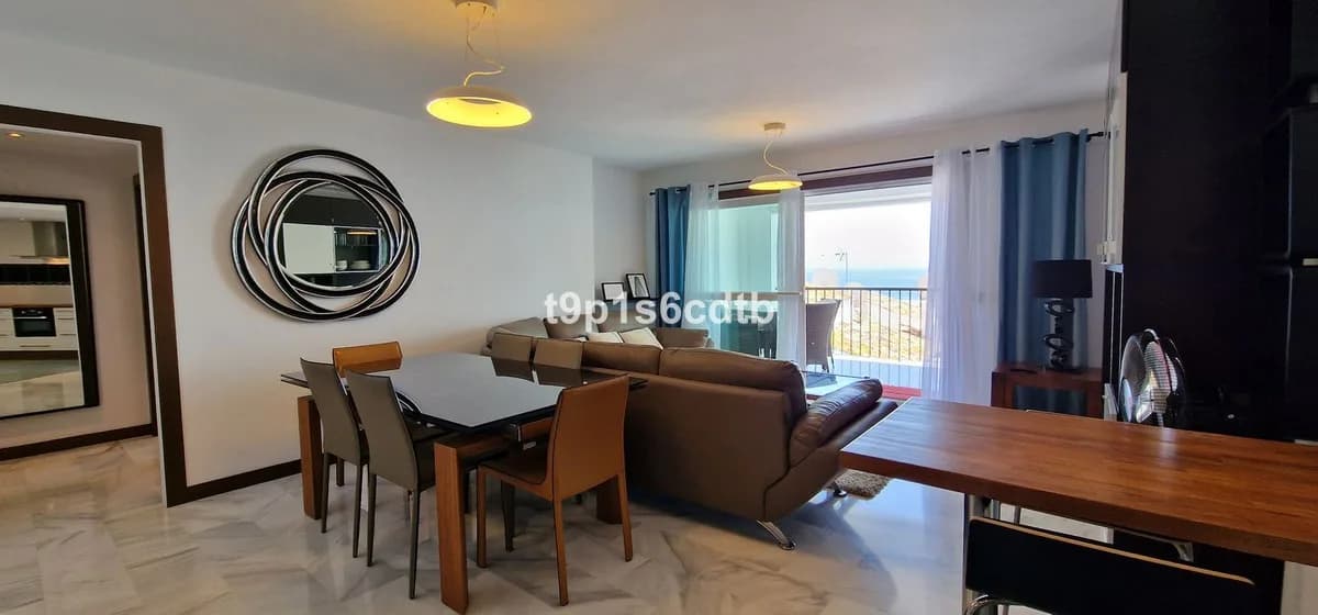 3 Bedroom Middle Floor Apartment for Sale in Puerto Banús, Málaga - Image 7