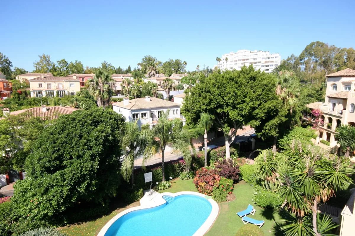 3 Bedroom Penthouse for Sale in Guadalmina Alta, Málaga - Image 4