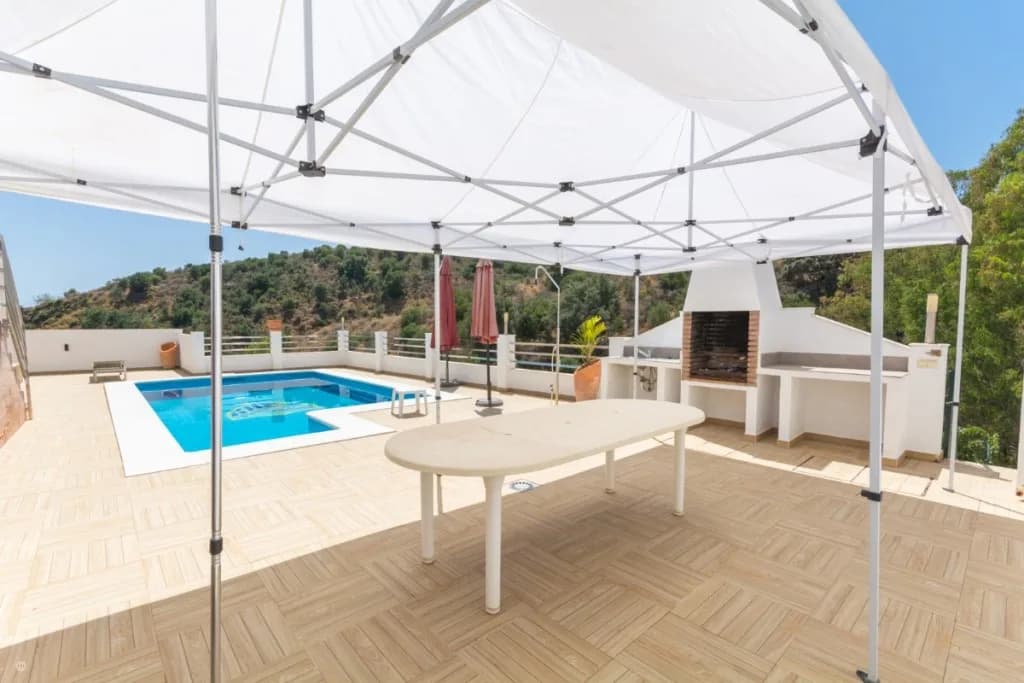 5 Bedroom Detached Villa for Sale in Mijas Costa, Málaga - Image 3