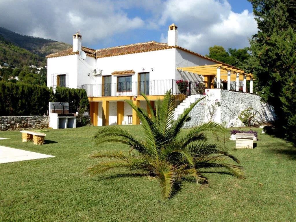 5 Bedroom Detached Villa for Sale in Mijas, Málaga - Image 2