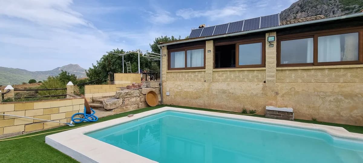 3 Bedroom Finca - Cortijo for Sale in Casares, Málaga - Image 4