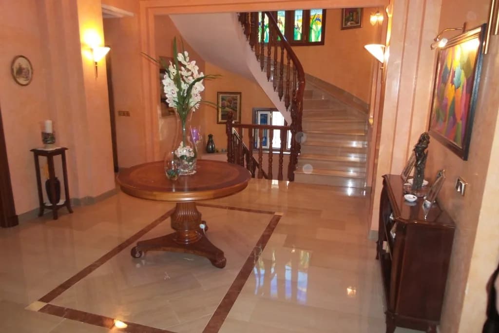 5 Bedroom Detached Villa for Sale in Alhaurín de la Torre, Málaga