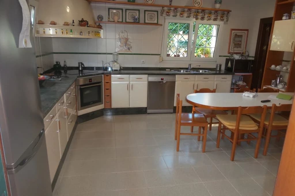 5 Bedroom Detached Villa for Sale in Alhaurín de la Torre, Málaga - Image 6