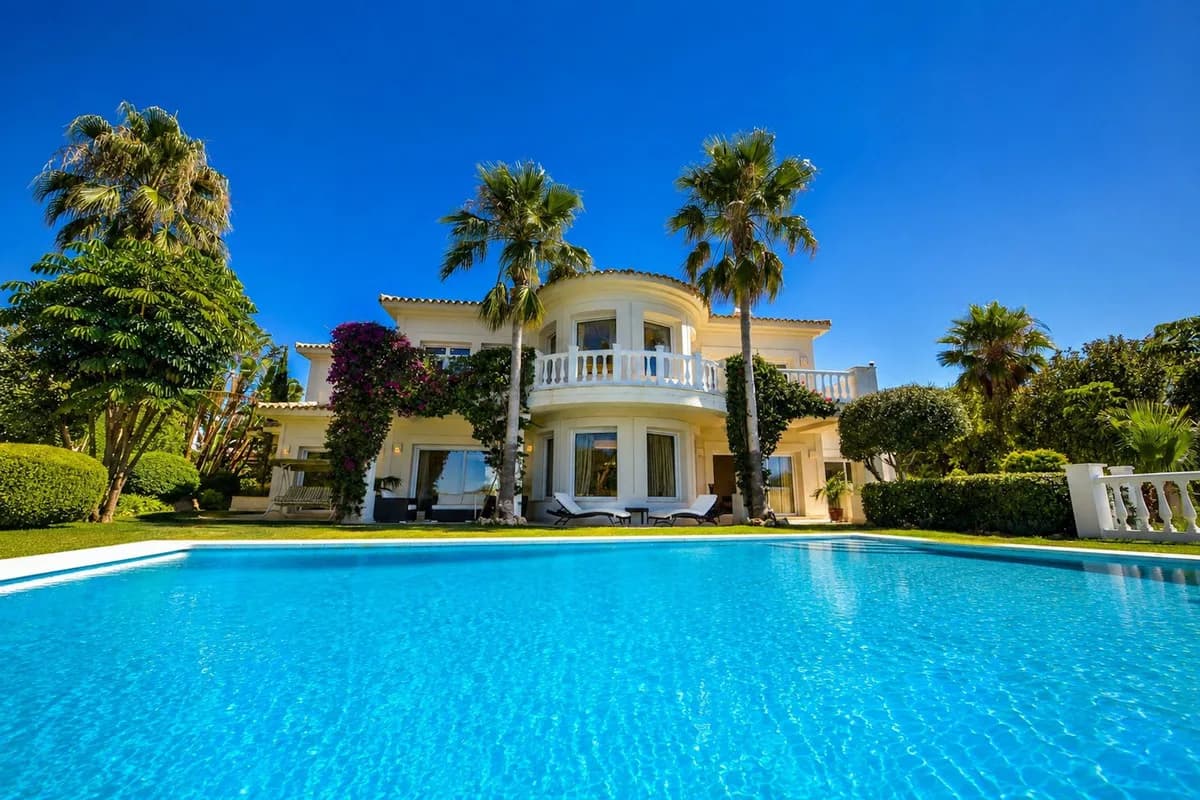 5 Bedroom Detached Villa for Sale in Altos de los Monteros, Málaga - Image 2