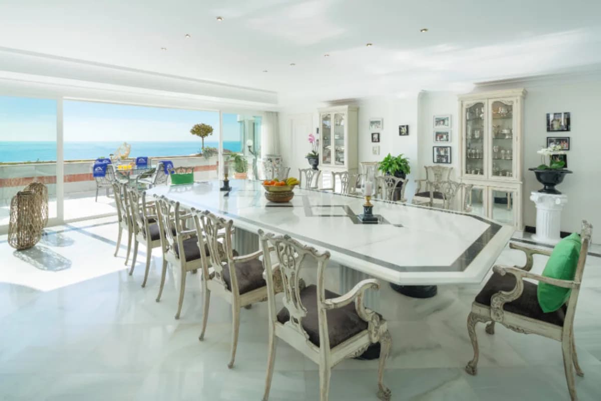 8 Bedroom Penthouse for Sale in Puerto Banús, Málaga - Image 4