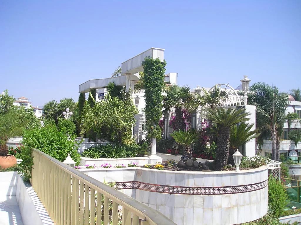 8 Bedroom Penthouse for Sale in Puerto Banús, Málaga - Image 7