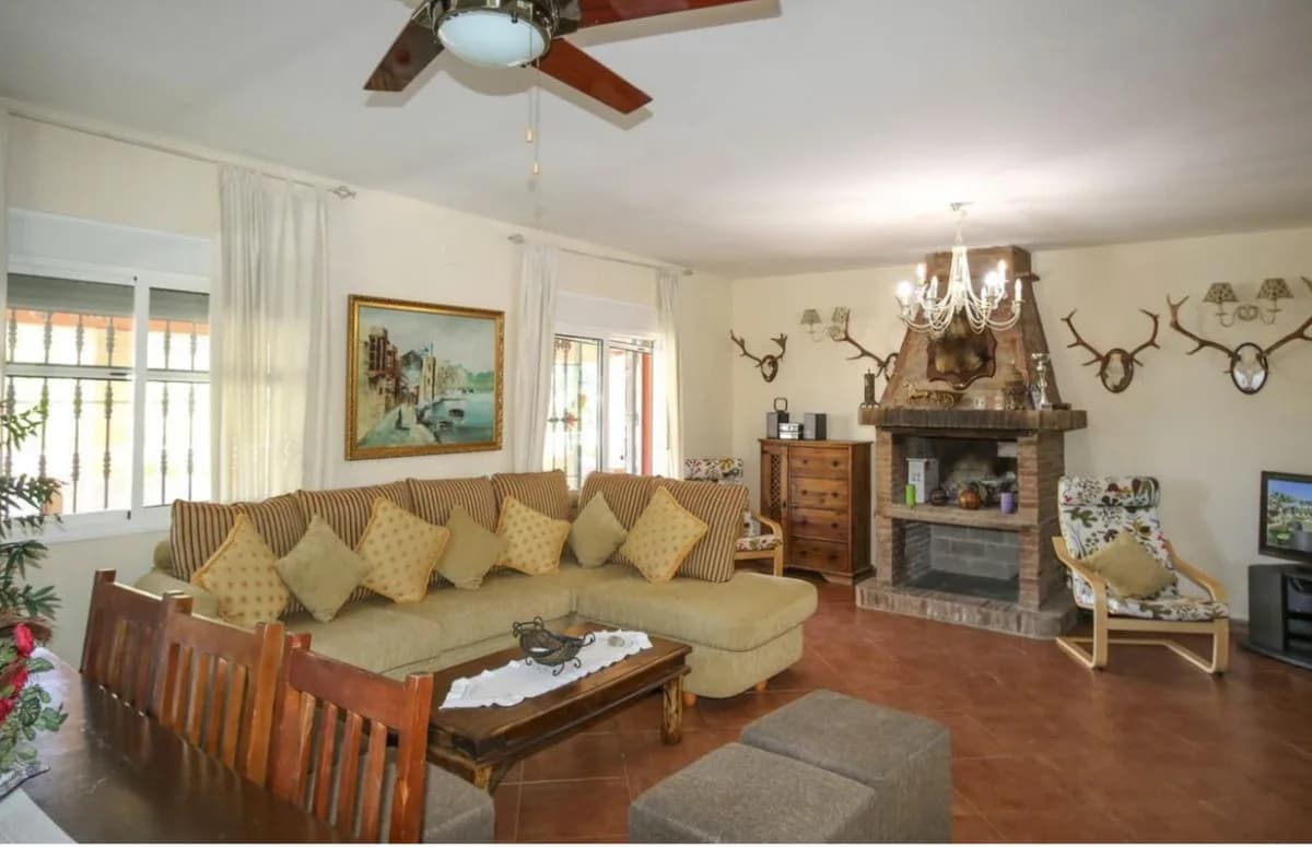 5 Bedroom Finca - Cortijo for Sale in Monda, Málaga - Image 5