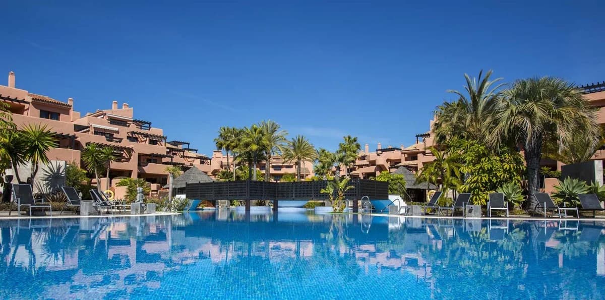 3 Bedroom Middle Floor Apartment for Sale in Estepona, Málaga