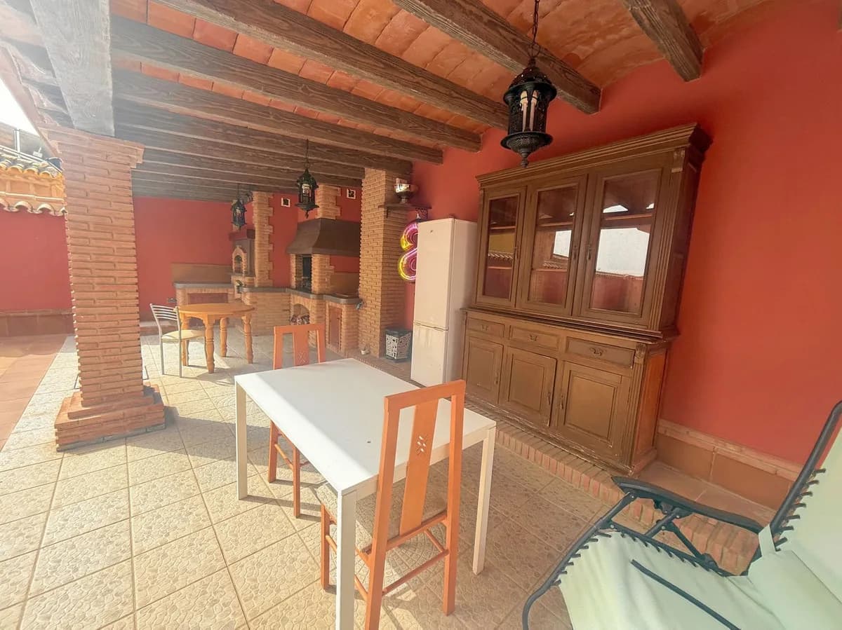 3 Bedroom Detached Villa for Sale in Mijas Costa, Málaga - Image 3