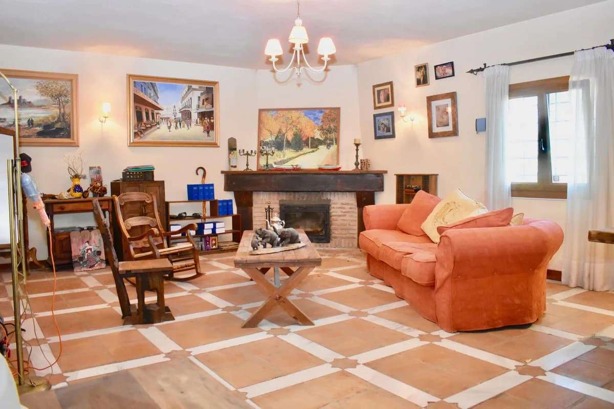 4 Bedroom Detached Villa for Sale in La Cala de Mijas, Málaga - Image 6