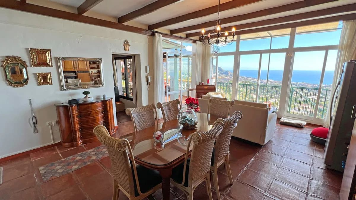 6 Bedroom Detached Villa for Sale in Mijas, Málaga - Image 4