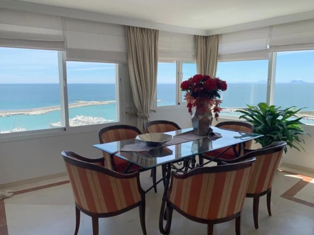 2 Bedroom Penthouse for Sale in Estepona, Málaga - Image 2