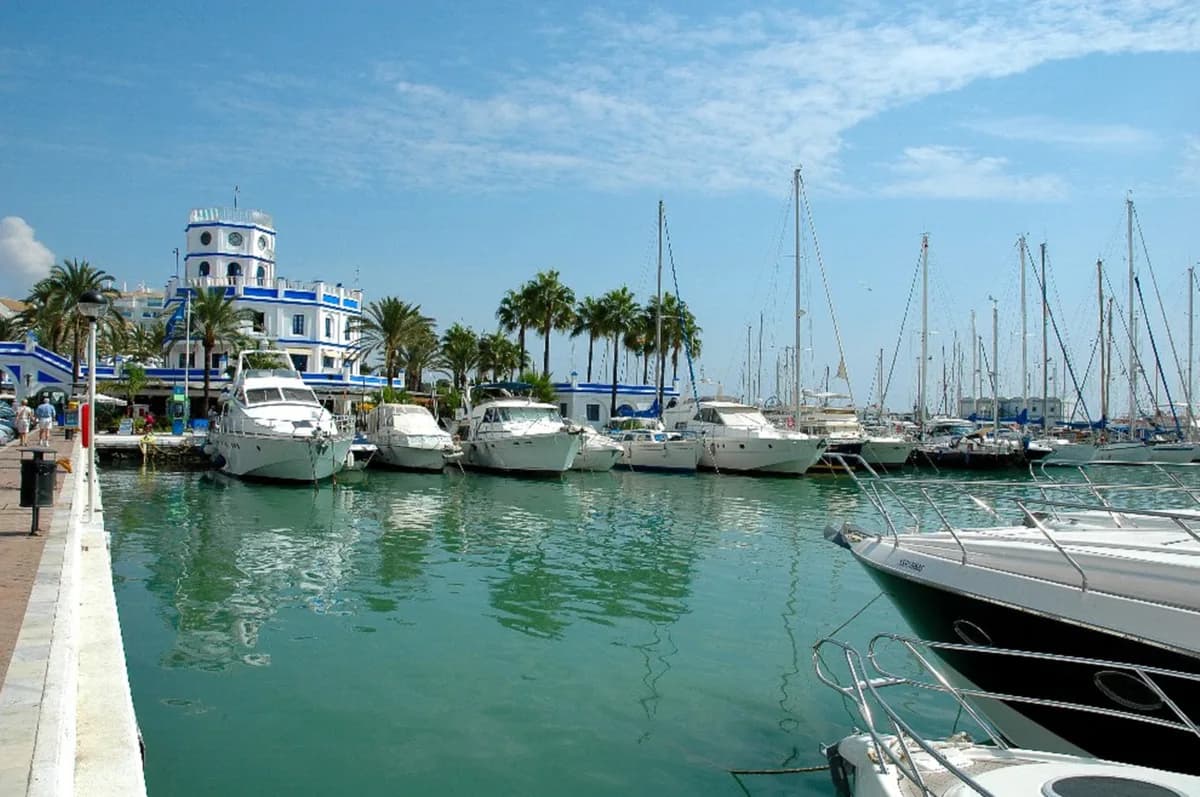 2 Bedroom Penthouse for Sale in Estepona, Málaga - Image 8