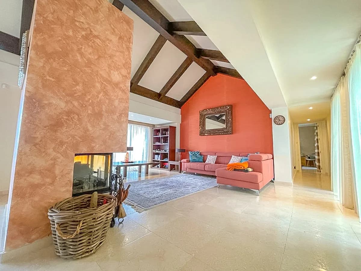 3 Bedroom Penthouse for Sale in Los Flamingos, Málaga - Image 7