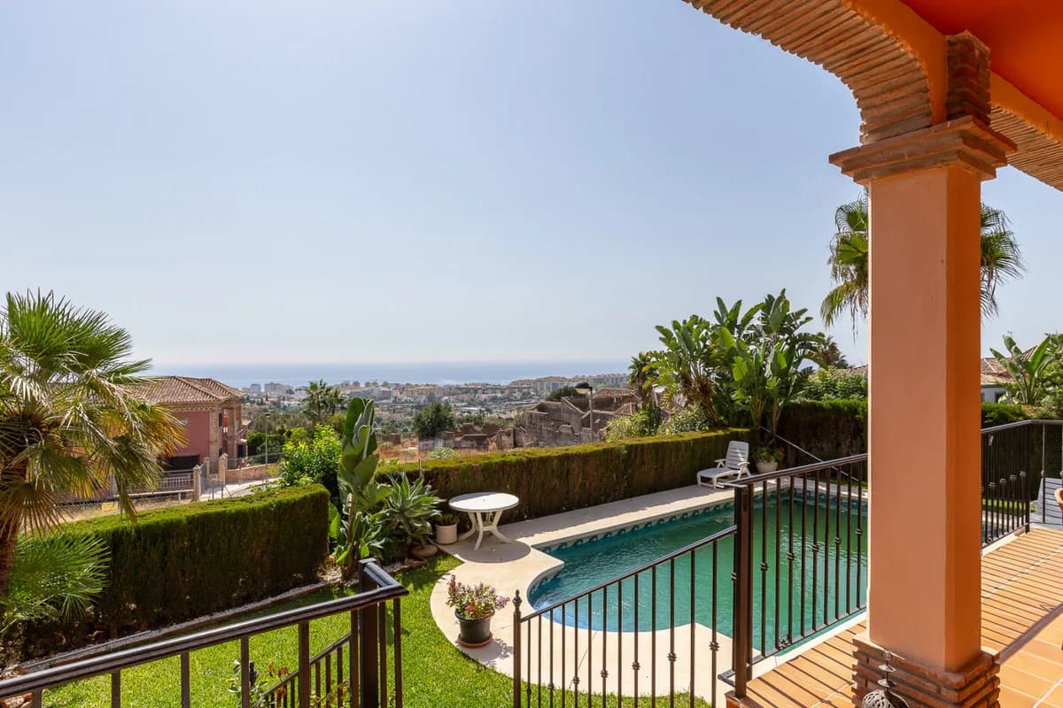 4 Bedroom Detached Villa for Sale in Marbella, Málaga - Image 4