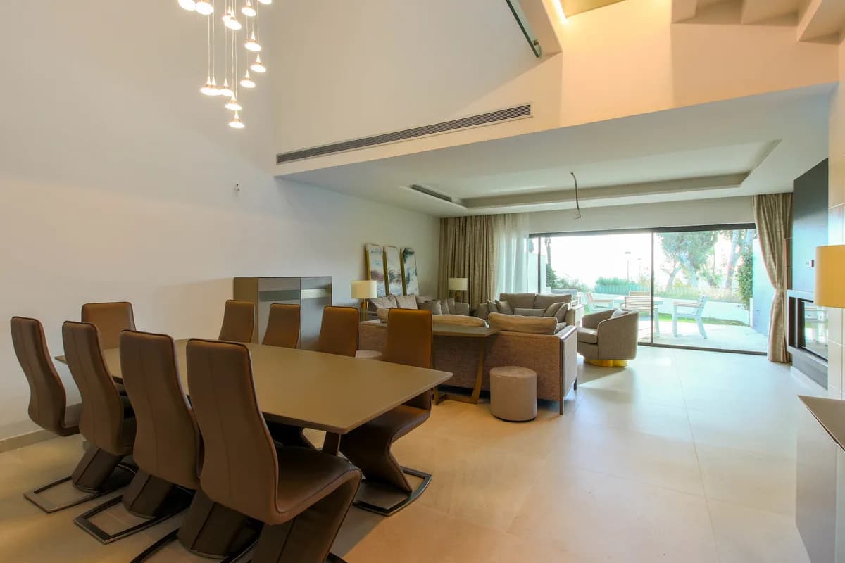 3 Bedroom Townhouse for Sale in Estepona, Málaga - Image 2