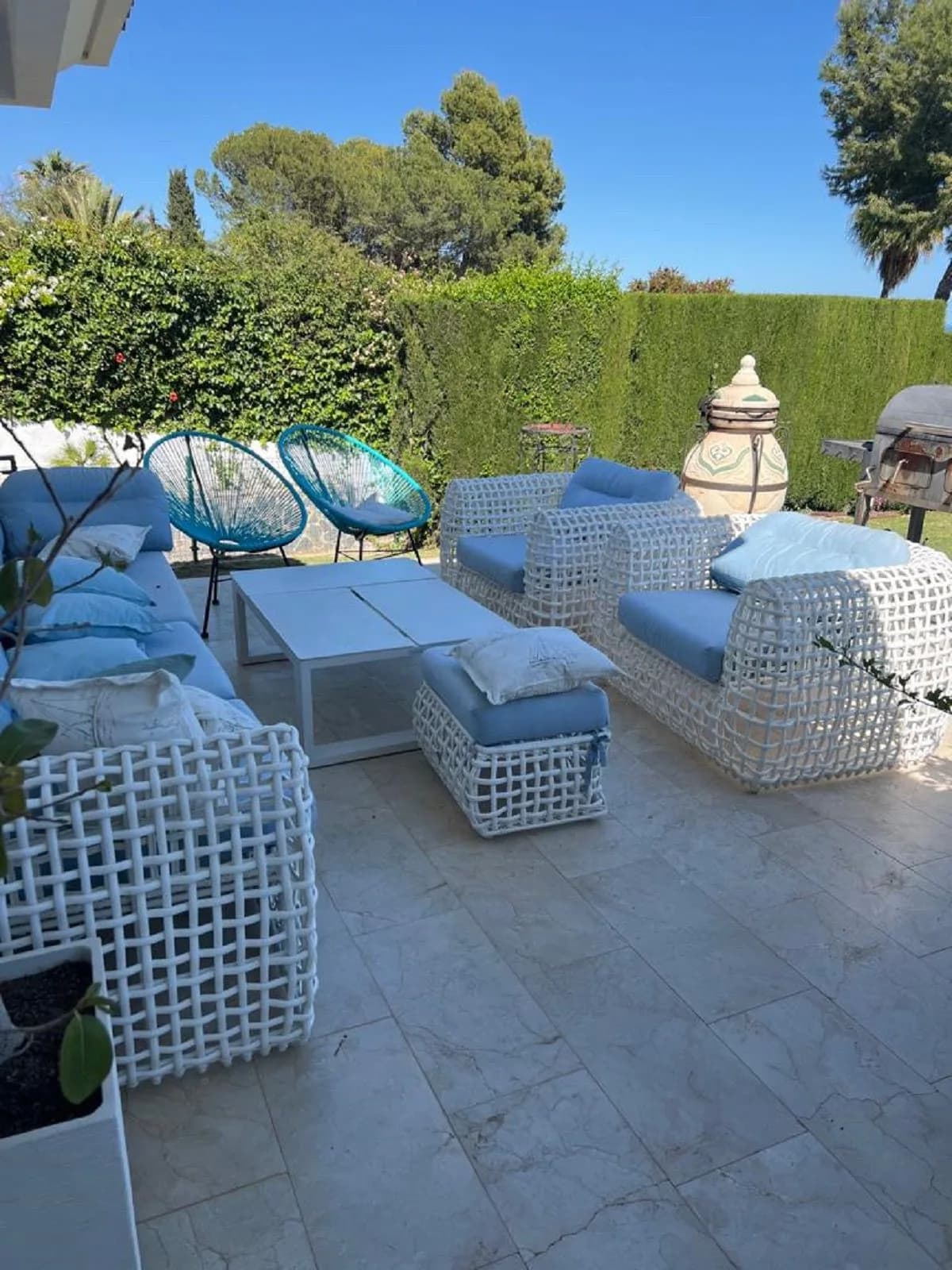 10 Bedroom Detached Villa for Sale in El Paraiso, Málaga - Image 5