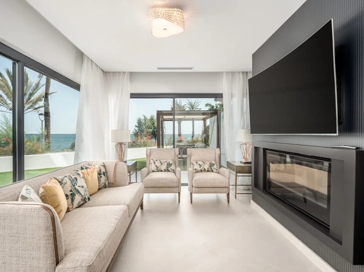 3 Bedroom Townhouse for Sale in Estepona, Málaga - Image 5