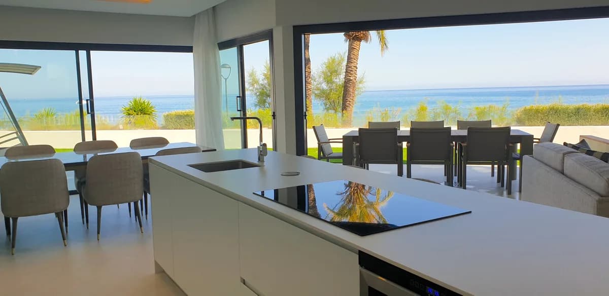 3 Bedroom Townhouse for Sale in Estepona, Málaga - Image 9