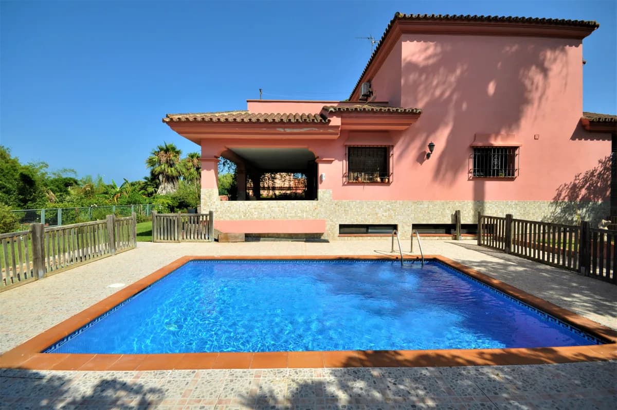 4 Bedroom Detached Villa for Sale in Casares Playa, Málaga - Image 2