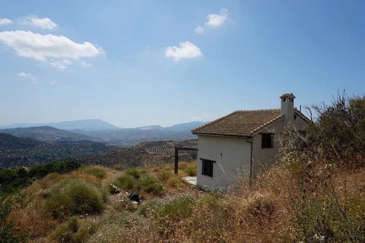 3 Bedroom Finca - Cortijo for Sale in Yunquera, Málaga - Image 2