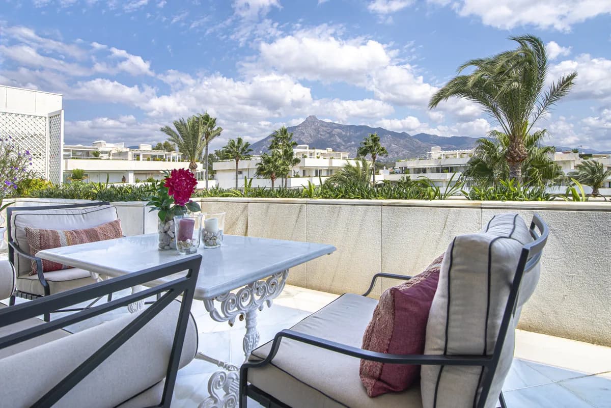 3 Bedroom Penthouse for Sale in Puerto Banús, Málaga - Image 7