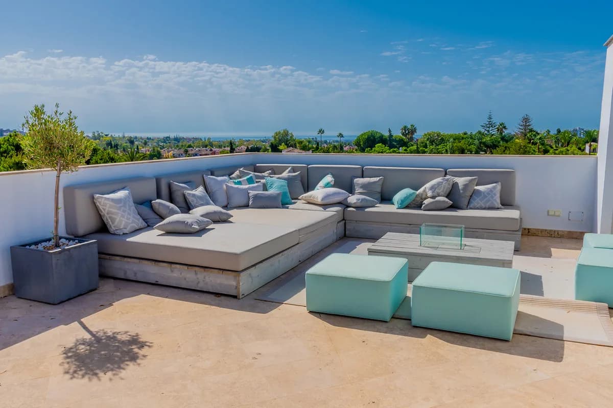 5 Bedroom Detached Villa for Sale in Guadalmina Alta, Málaga - Image 9