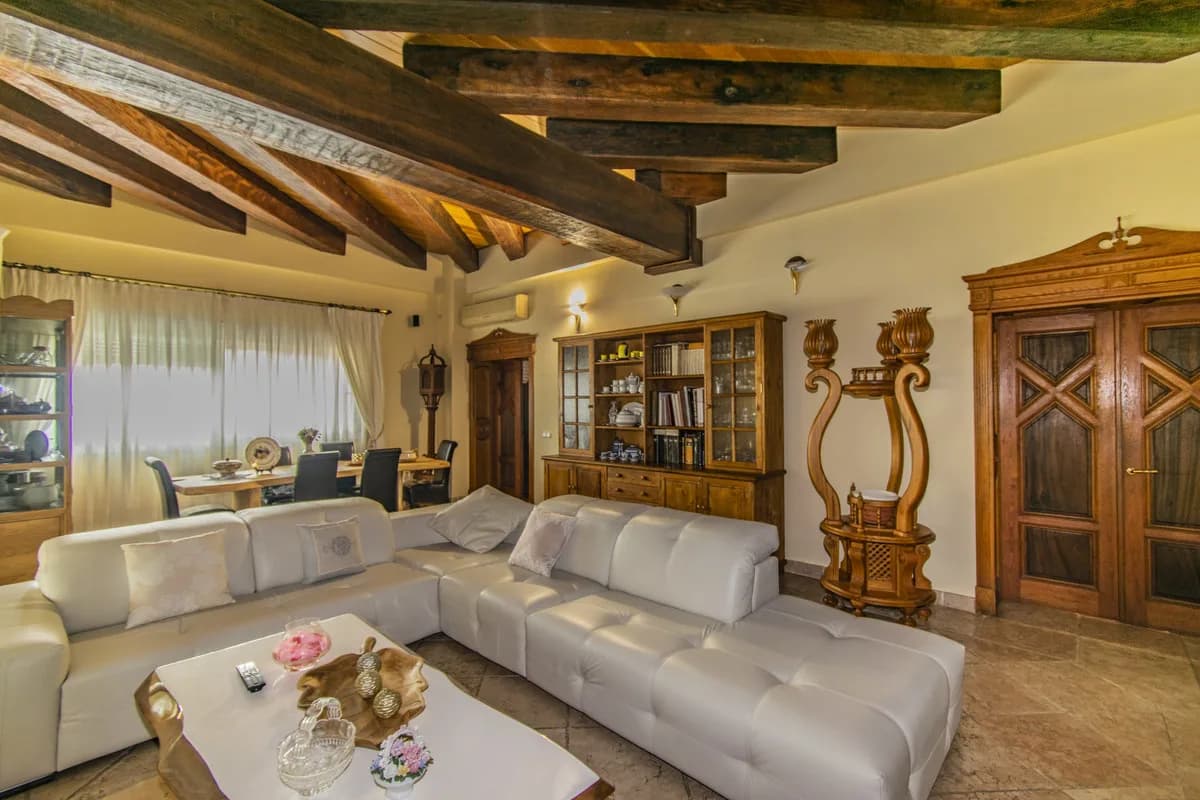 4 Bedroom Detached Villa for Sale in San Pedro de Alcántara, Málaga - Image 5