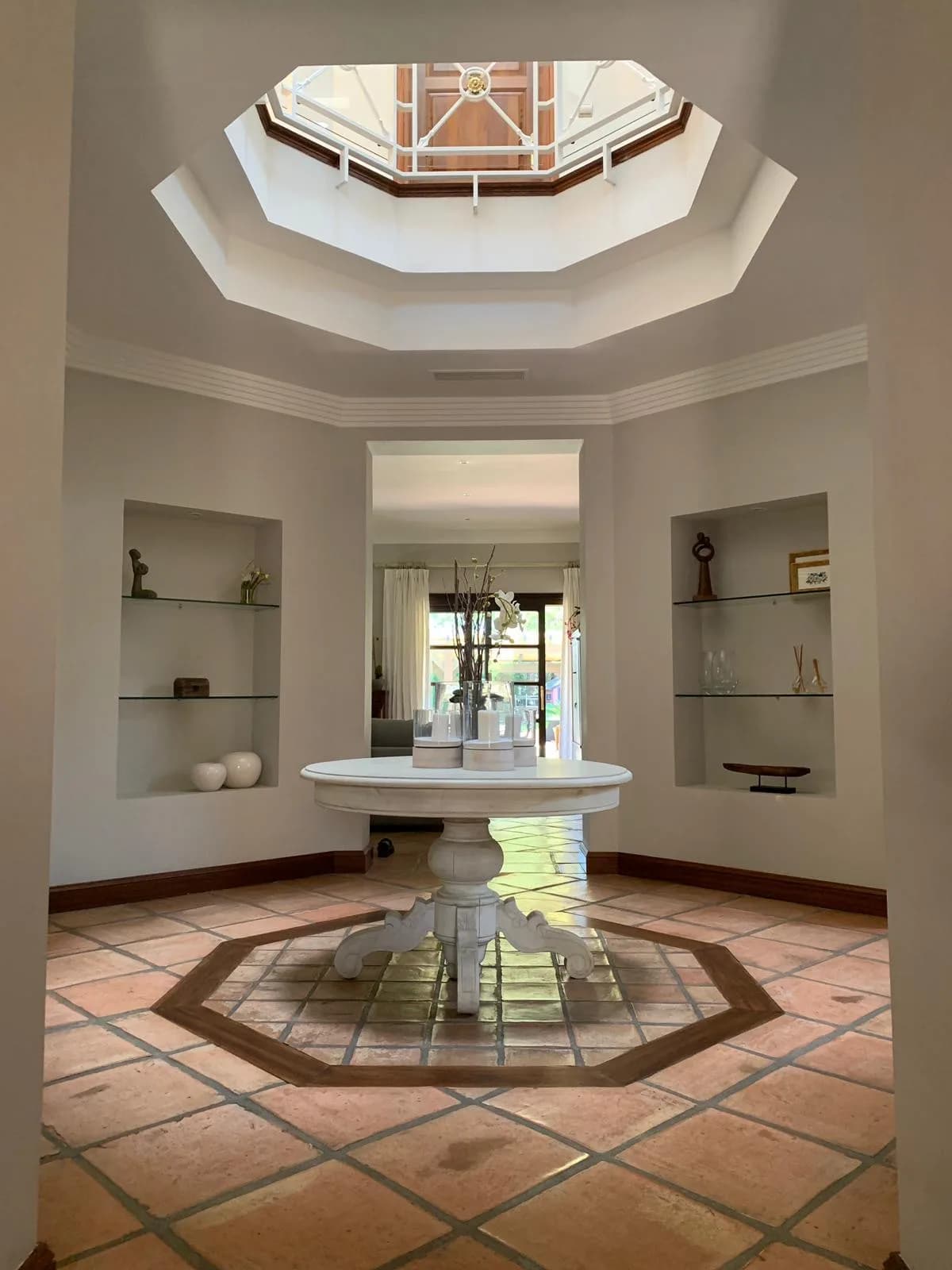 5 Bedroom Detached Villa for Sale in Sierra Blanca, Málaga - Image 7