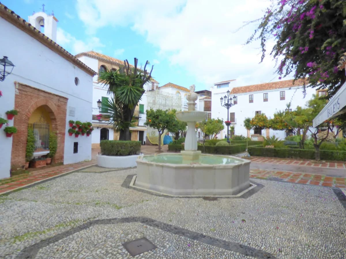 2 Bedroom Townhouse for Sale in Marbella, Málaga