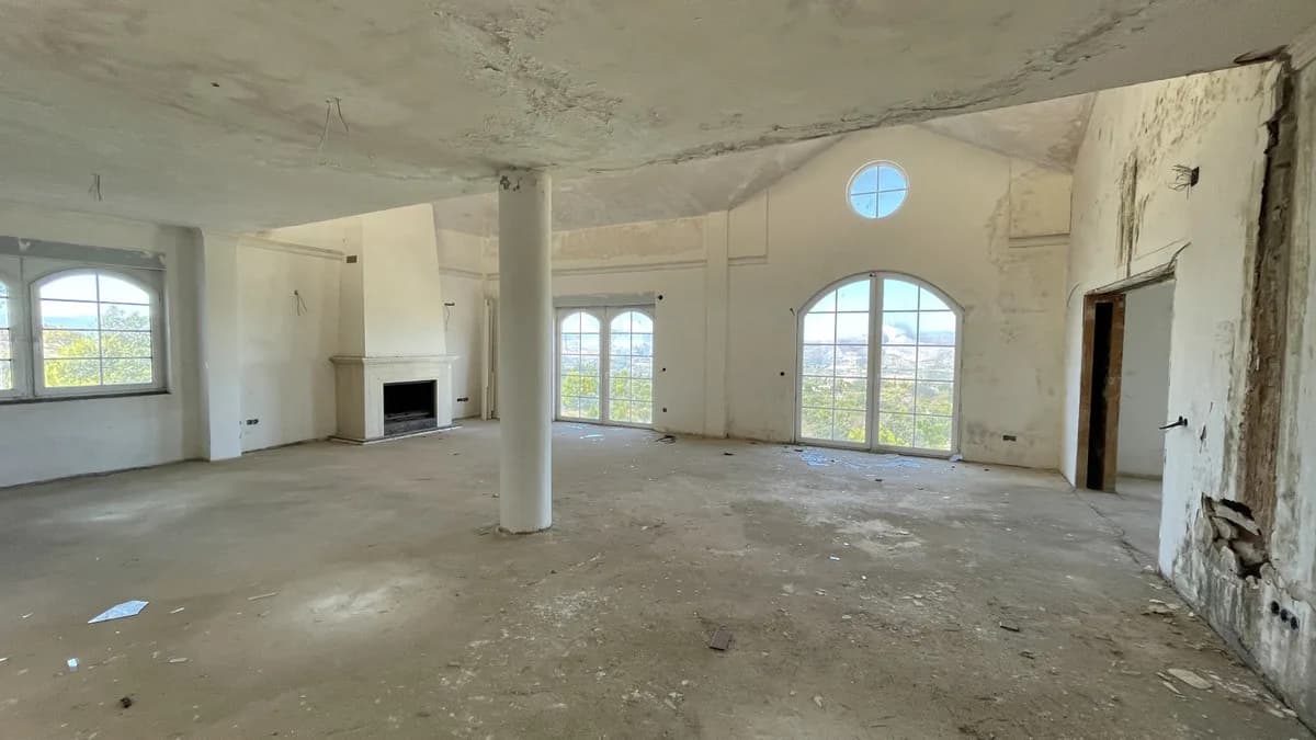 9 Bedroom Detached Villa for Sale in Alhaurín el Grande, Málaga - Image 3