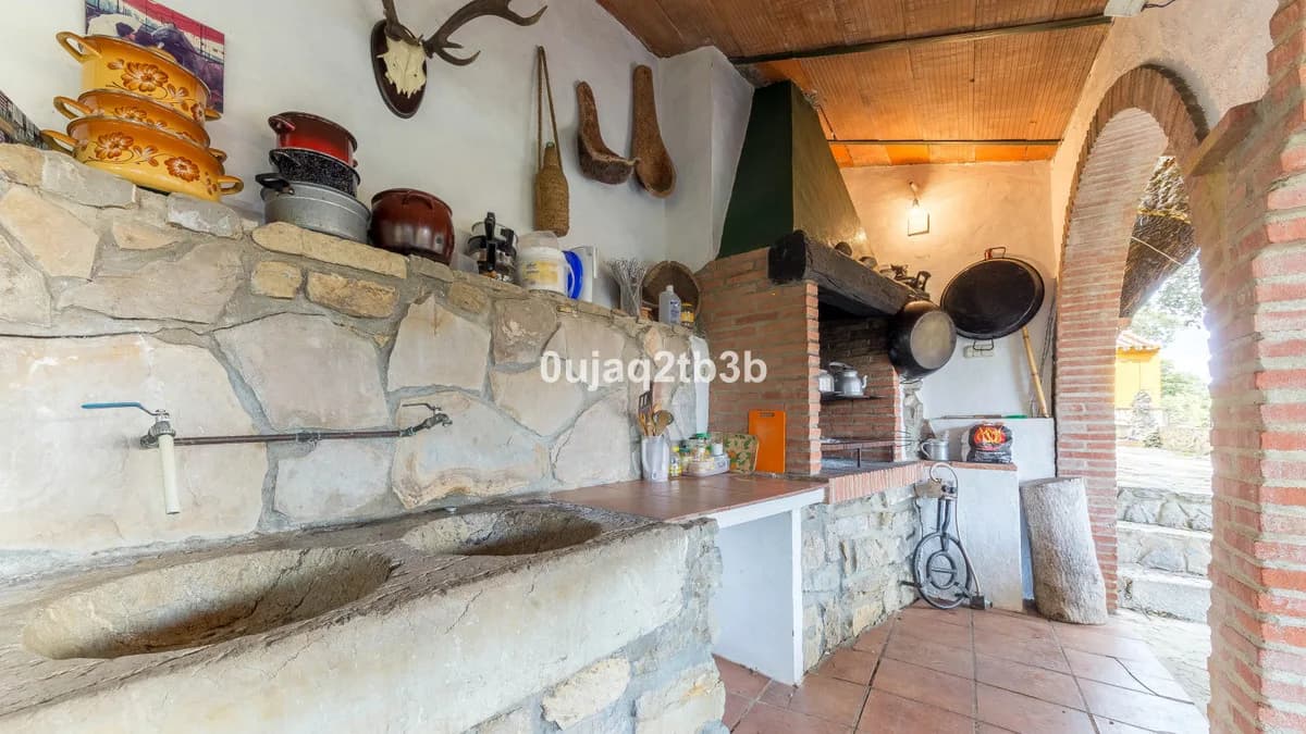 3 Bedroom Finca - Cortijo for Sale in Cortes de la Frontera, Málaga - Image 9