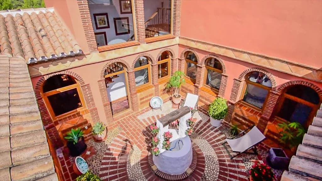 8 Bedroom Finca - Cortijo for Sale in Coín, Málaga - Image 8