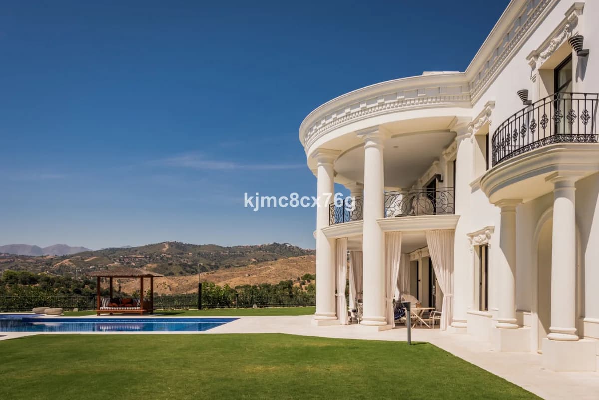 7 Bedroom Detached Villa for Sale in Hacienda Las Chapas, Málaga - Image 2