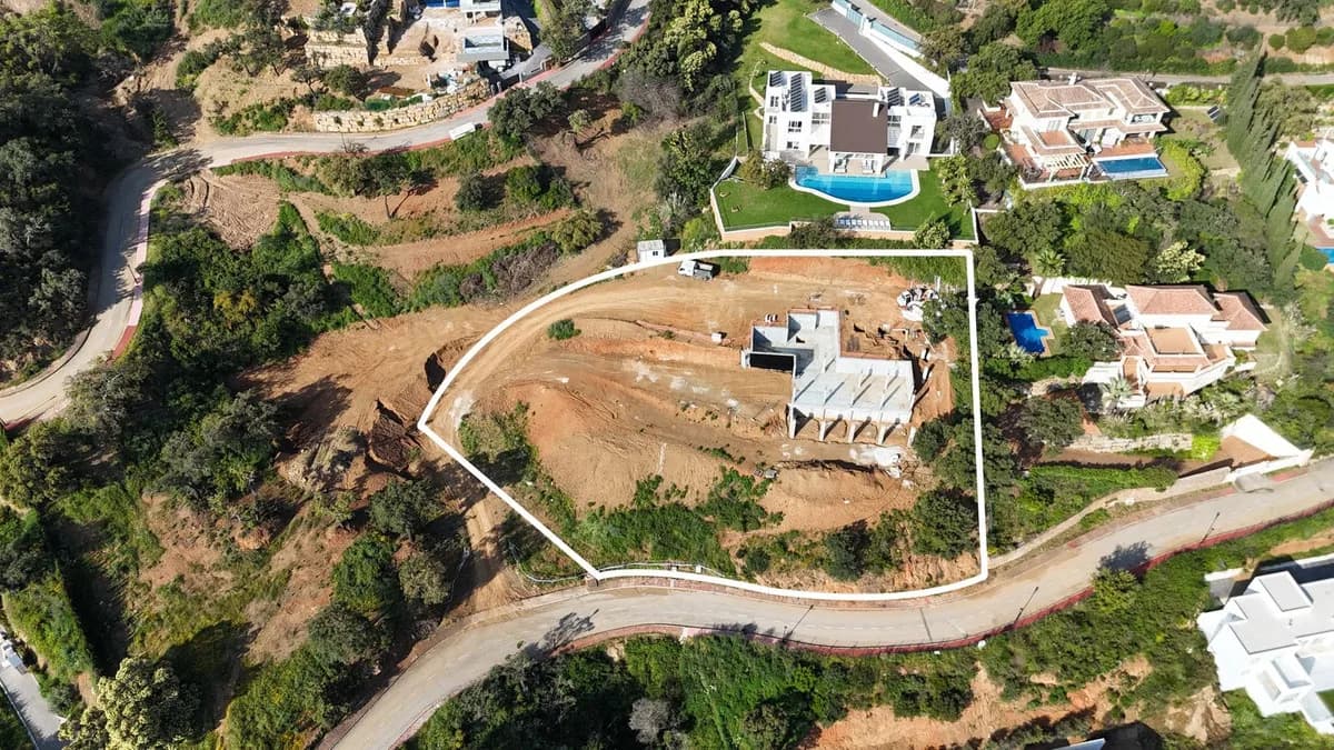 4 Bedroom Detached Villa for Sale in La Mairena, Málaga - Image 5
