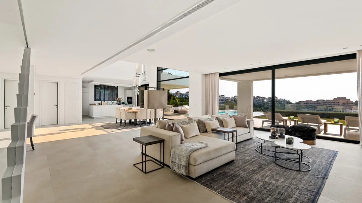 3 Bedroom Detached Villa for Sale in Benahavís, Málaga - Image 8