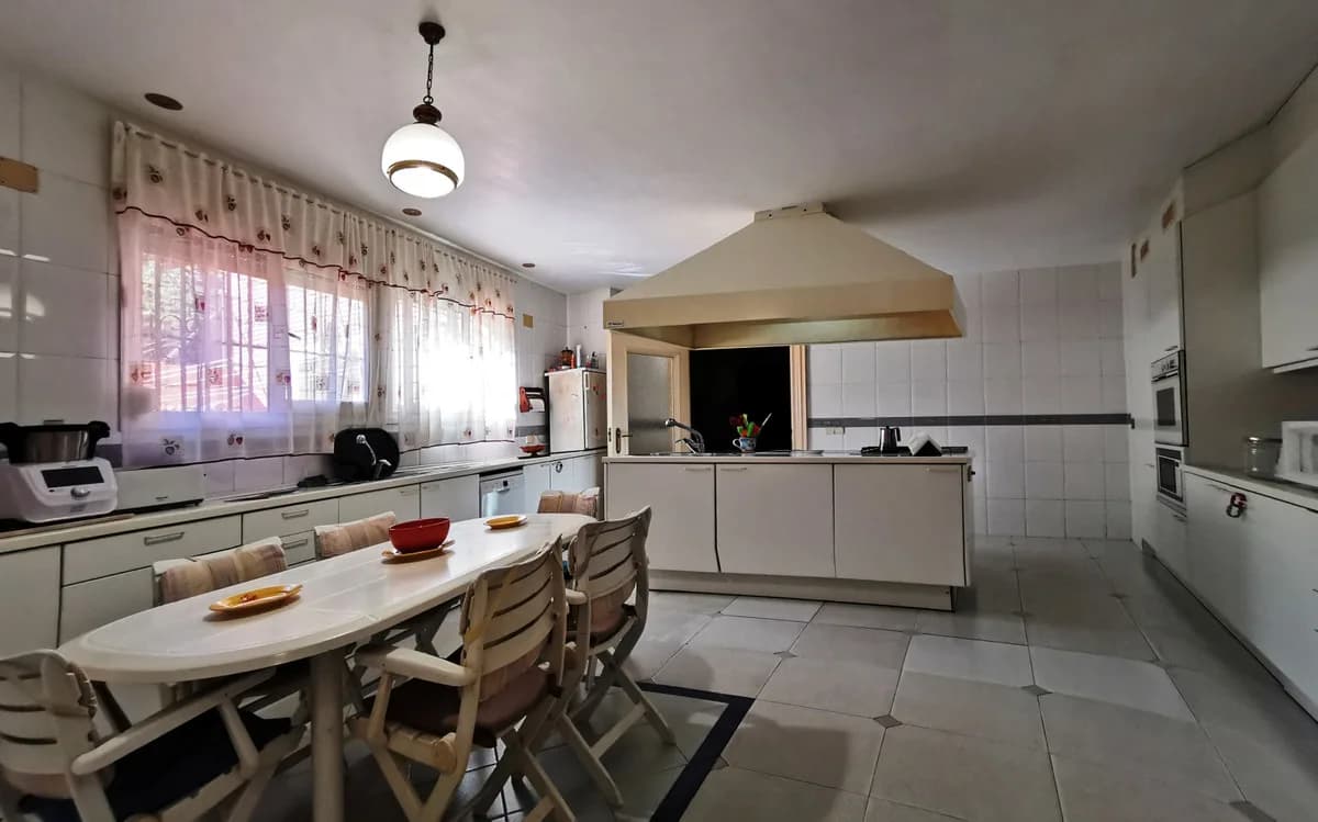 11 Bedroom Detached Villa for Sale in Torremolinos, Málaga - Image 4