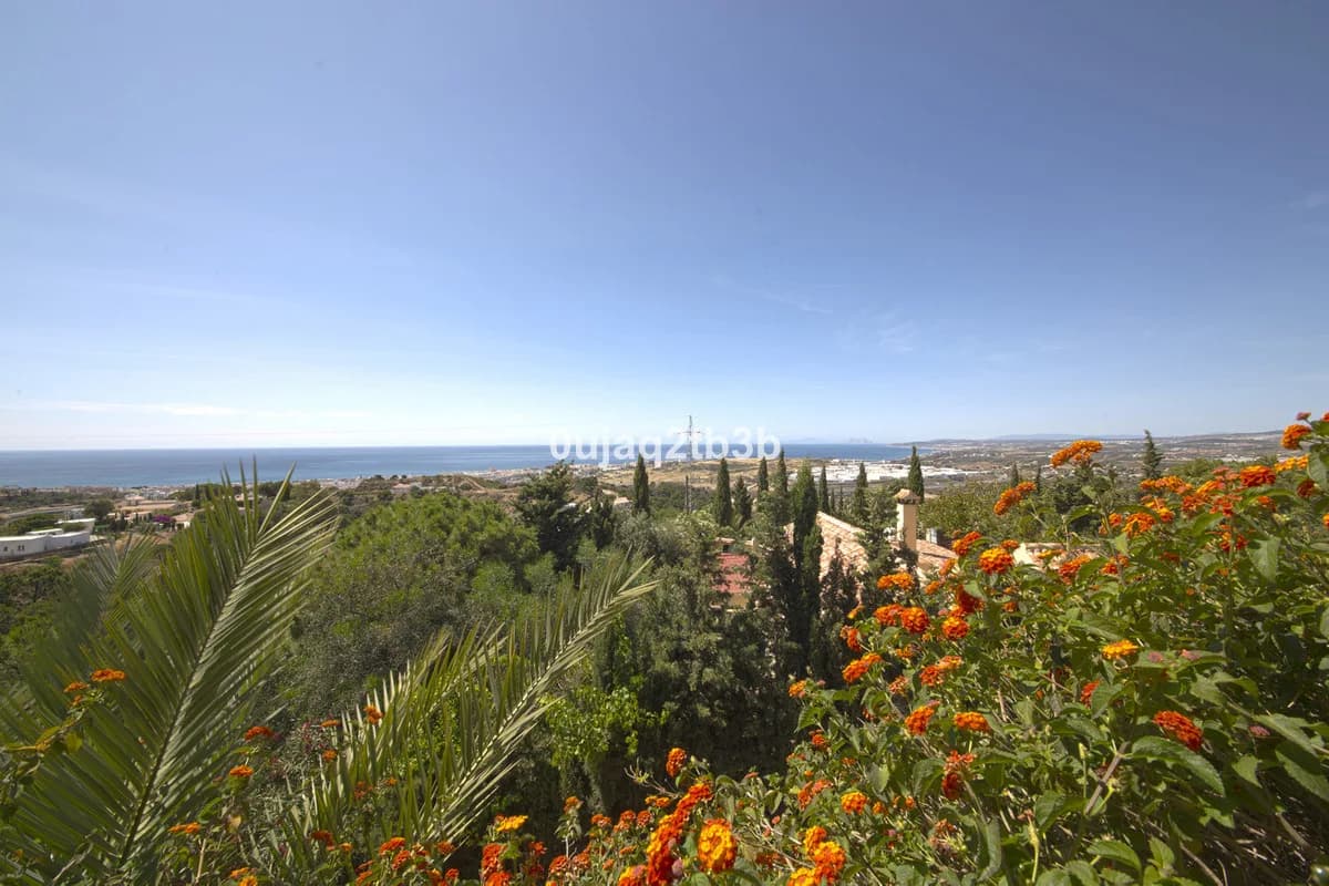6 Bedroom Detached Villa for Sale in Estepona, Málaga - Image 9