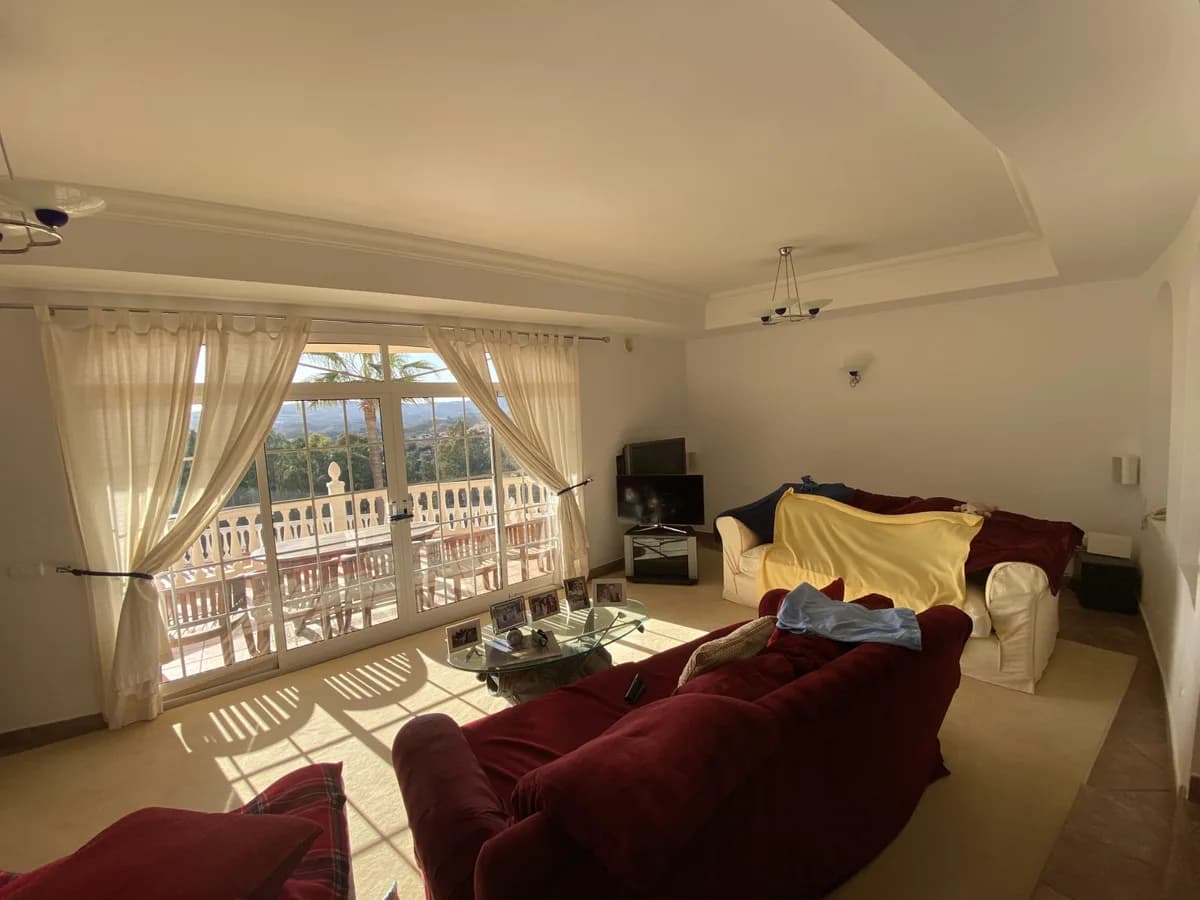5 Bedroom Detached Villa for Sale in Mijas Golf, Málaga - Image 8